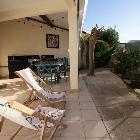 Maloa, De Standing, A Deux Pas, Climatisation, Wifi, Piscine בית נופש
